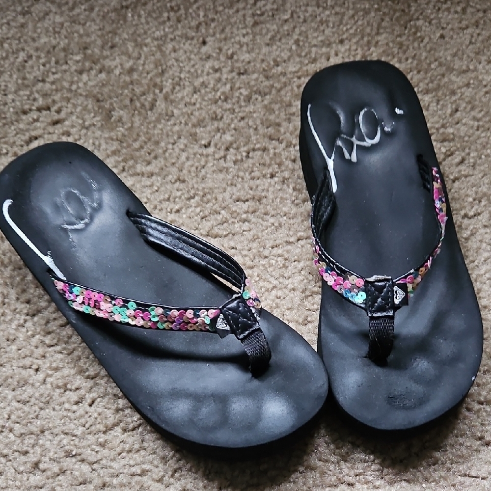 Roxy Black and Pink Sandals Casual Style
